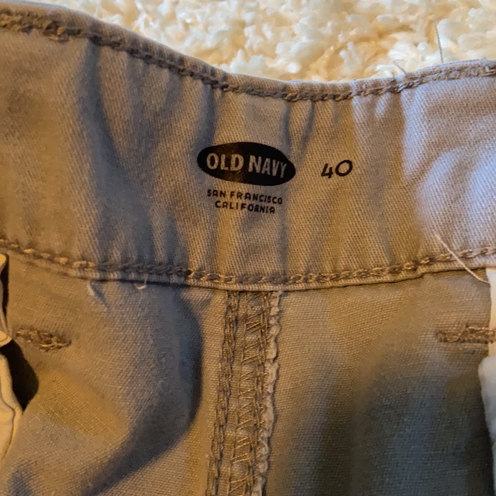 Old Navy Men’s Shorts - Picture 8 of 9